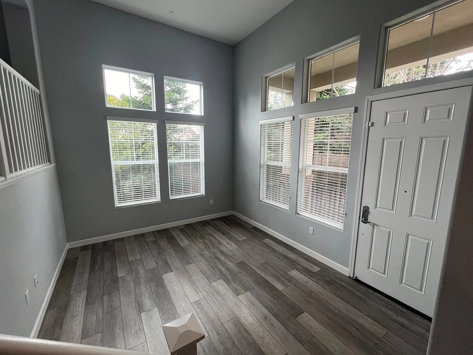 3 bed, 2.5 bath, 1747 sqft, $3,995 — Photo 3