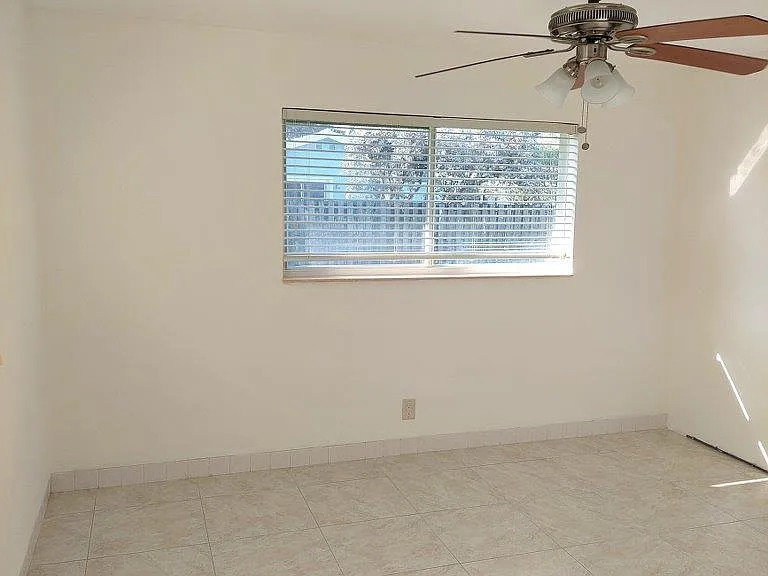 2624 NE 27th Ct — Photo 11