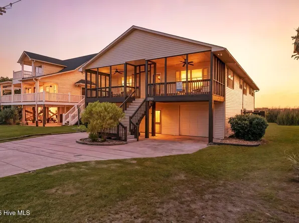 1135 S Topsail Drive, Surf City, NC 28445