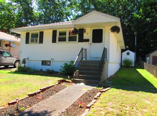 42 Carlisle St, Worcester, MA 01602