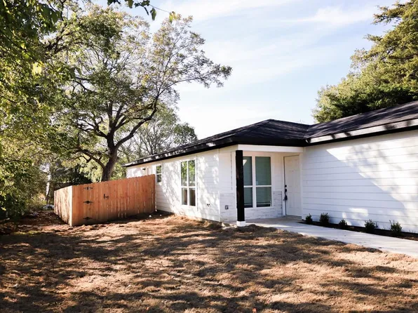 300 Carrie Mabrie St, Trenton, TX 75490