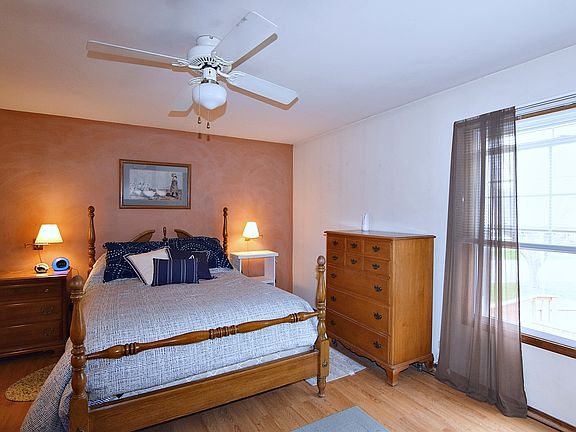 5th image of 2009 Cambridge Dr