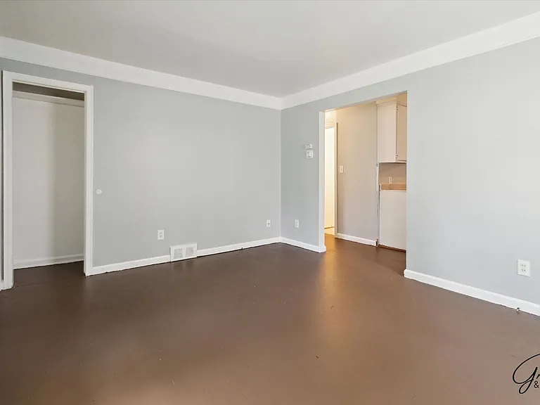 21320 La Salle Blvd — Photo 5