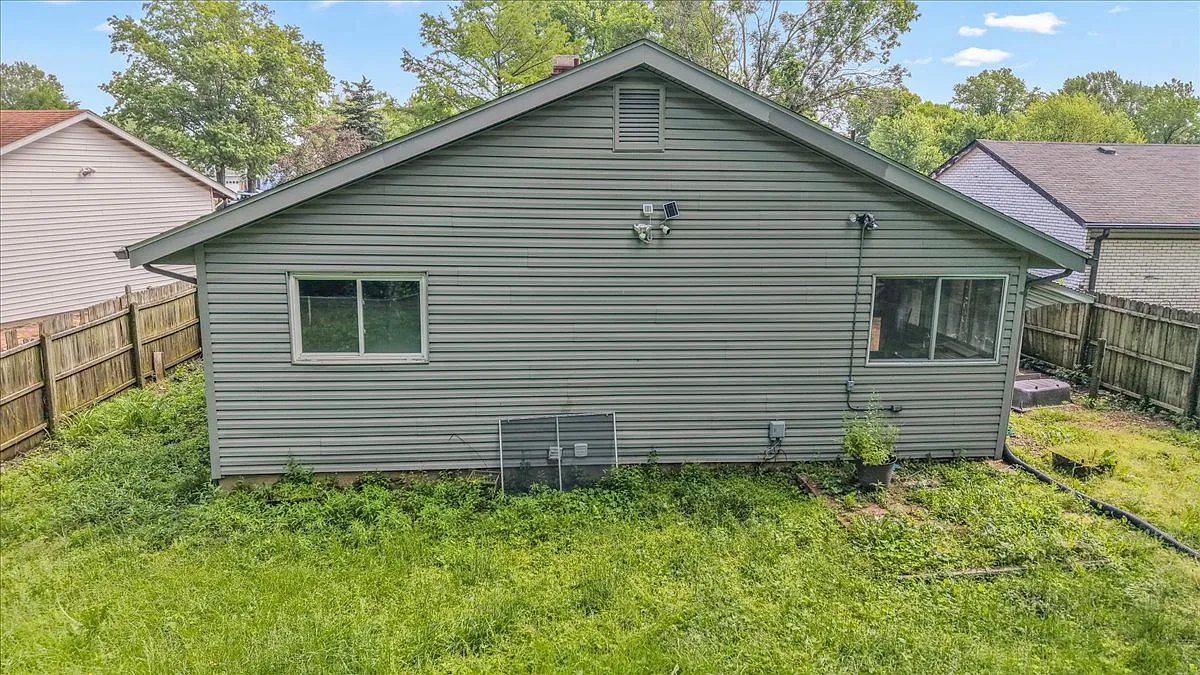 4 bed, 1216 sqft, $2,250 — Photo 3