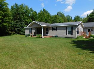 33577 S Wojnaroski Rd, Goetzville, MI 49736