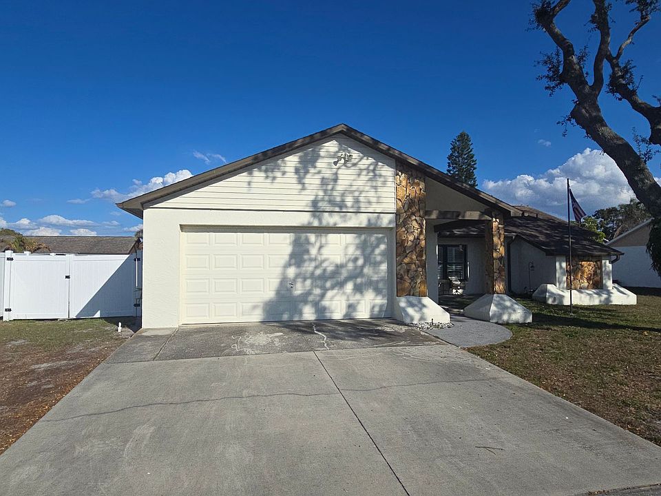 1st image of 1120 Persimmon Dr