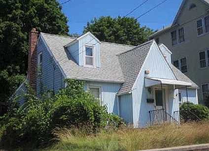 2nd image of 76 Pilgrim Ave