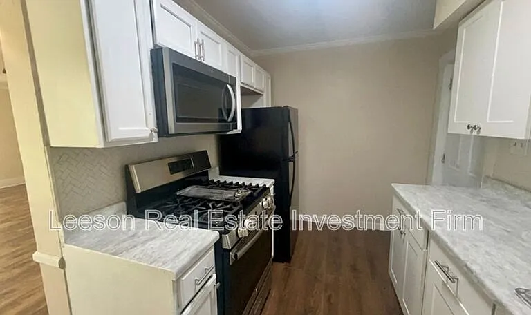 905 Rome St — Photo 11