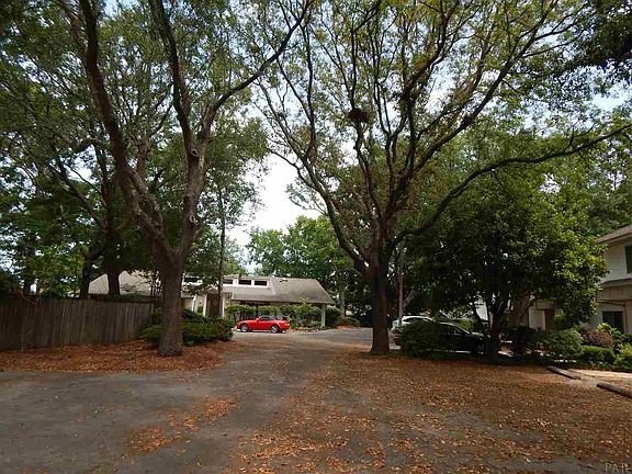 4th image of 3400 Wimbledon Dr APT 18