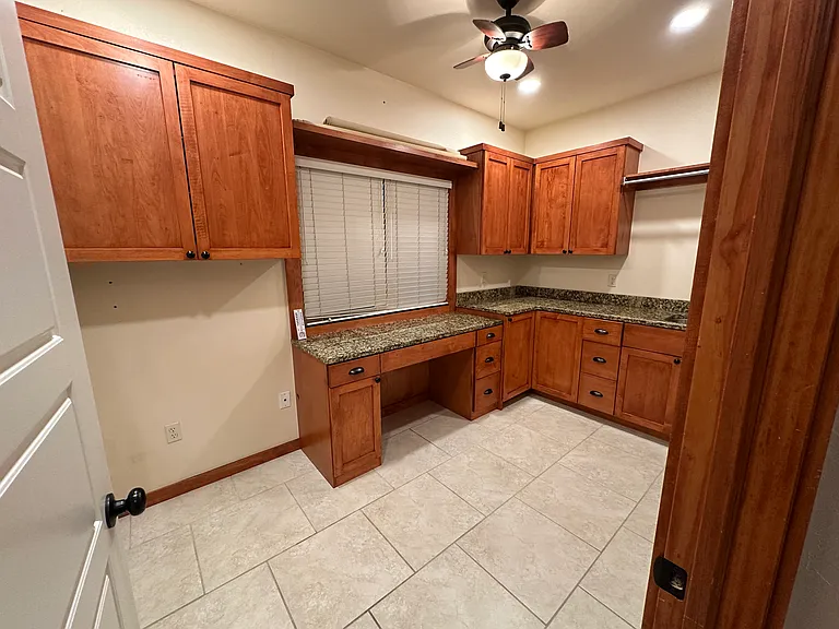 2709 Belmont Dr — Photo 10