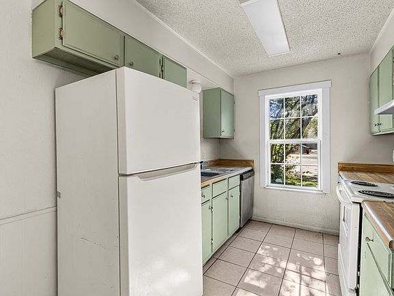 3rd image of 3627 Colcord Ave