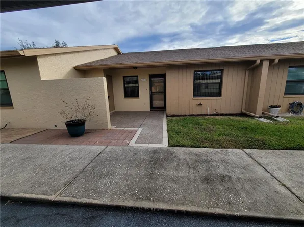 6550 Teak Ct, Zephyrhills, FL 33542