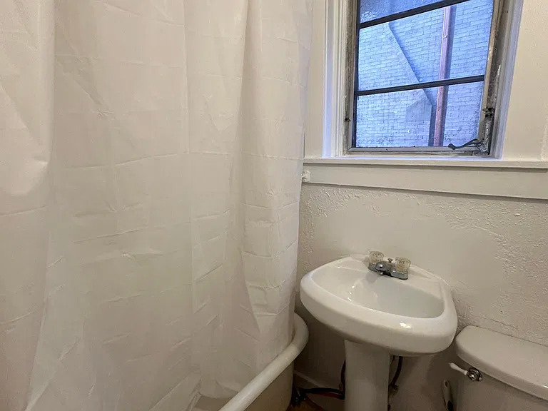 1551 N Gaylord St #1 — Photo 7