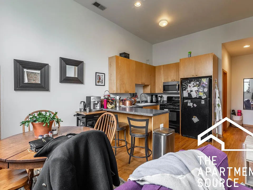 1444 N Leavitt St #1446-2