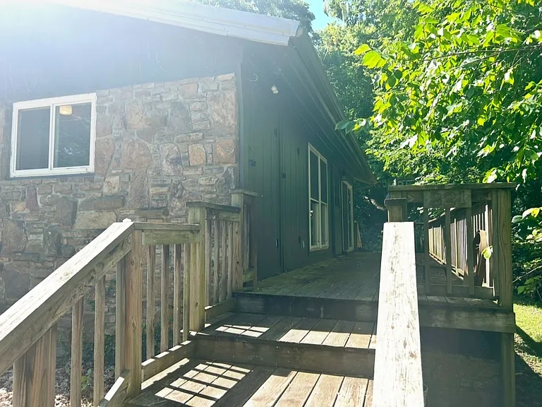 821 E Lakeside Dr — Photo 20