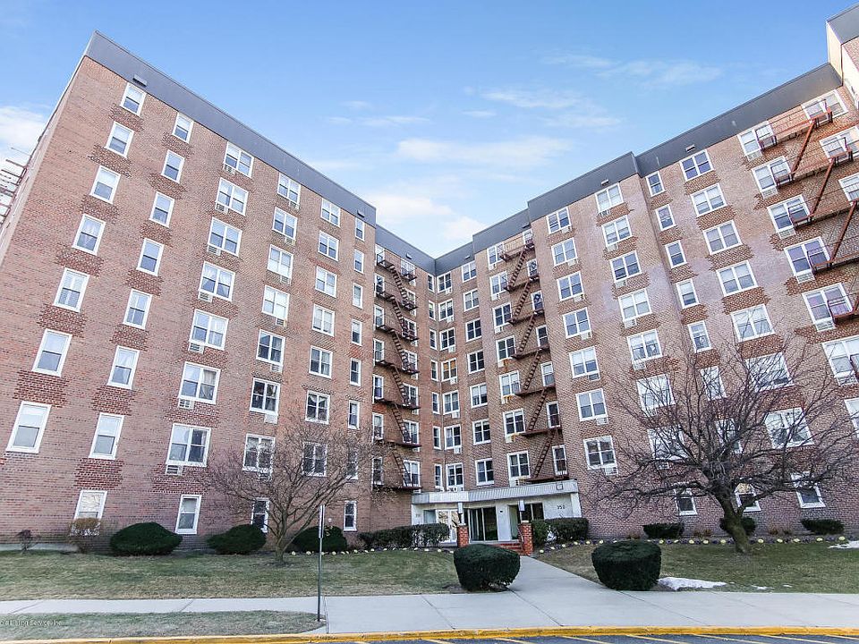 1st image of 350 Richmond Ter APT 7L