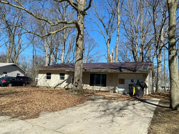 1730 Pacific Dr, Fort Wayne, IN 46819