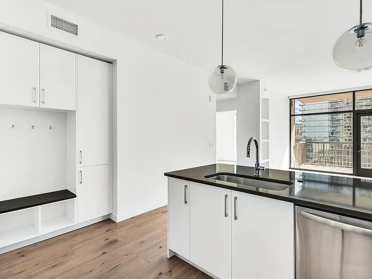 1212 Demonbreun St #1210 — Photo 11