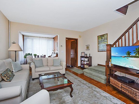 5th image of 8206 10th Ave