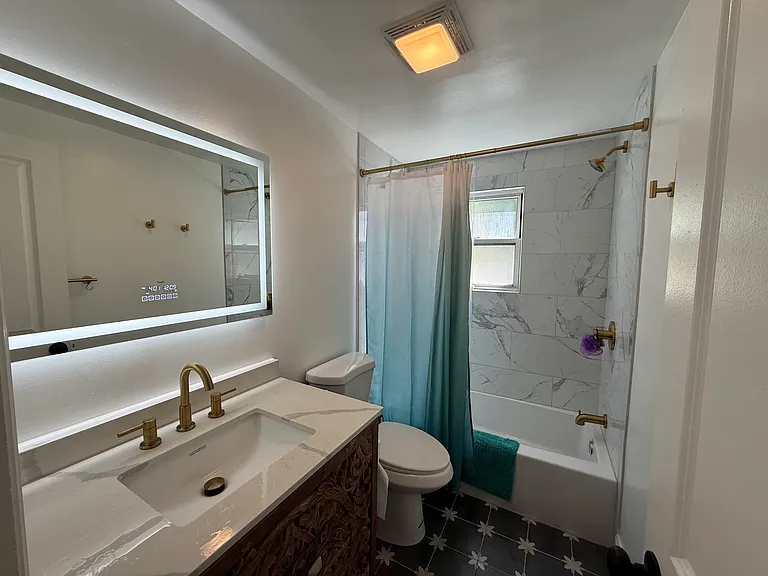 1422 Loraine St — Photo 17