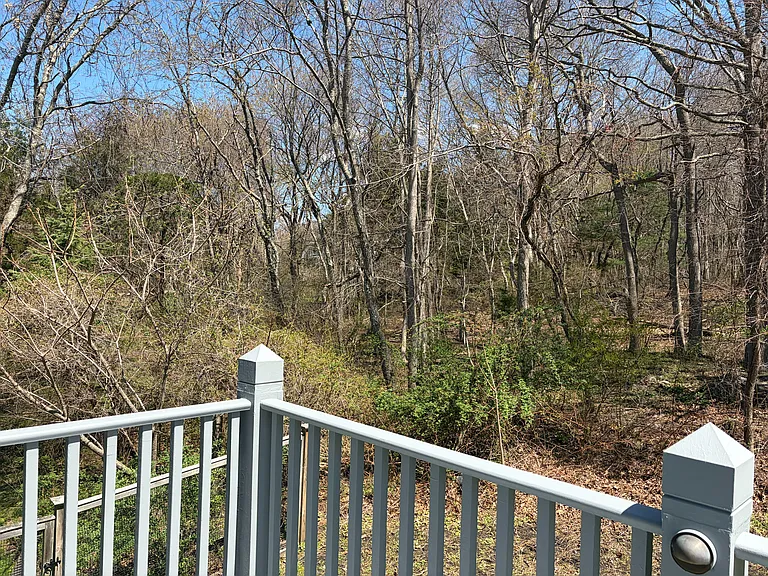 100 Gondola Ave — Photo 15