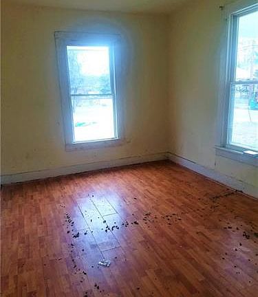 3rd image of 2025 Richmond Ave