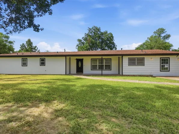 102 Tanglewood St, Baytown, TX 77520