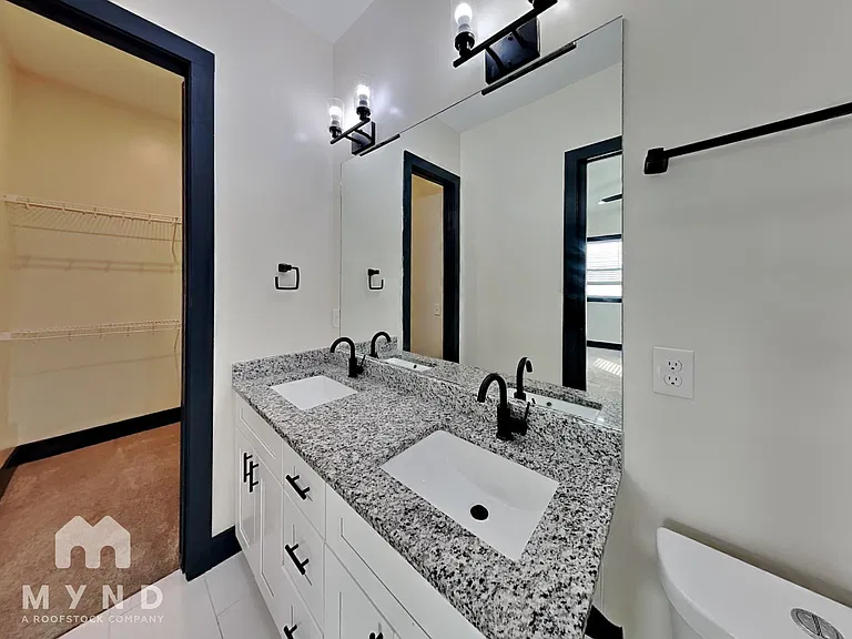 631 Windsor St SW — Photo 10