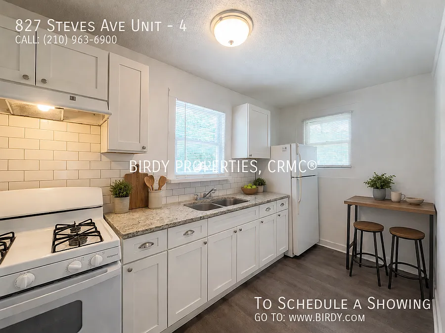 "Cozy & Modern 2-Bed Retreat with Granite Touches at 827 Steves Ave, San Antonio!" — Photo 4