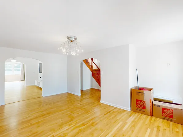 3718 Neptune Avenue image 4 of 18