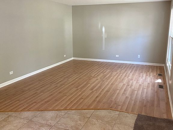 2nd image of 3640 School Dr