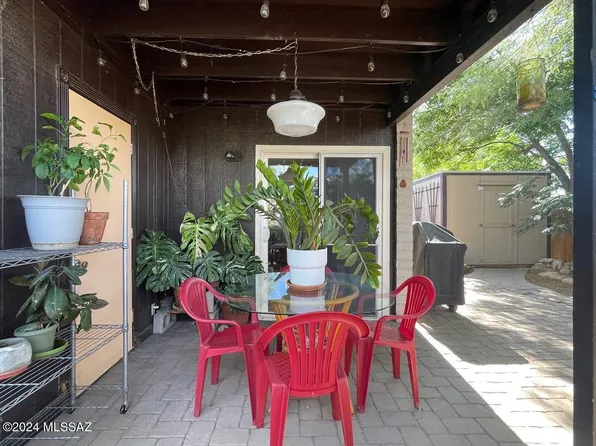 3646 E Blacklidge Dr, Tucson, AZ 85716