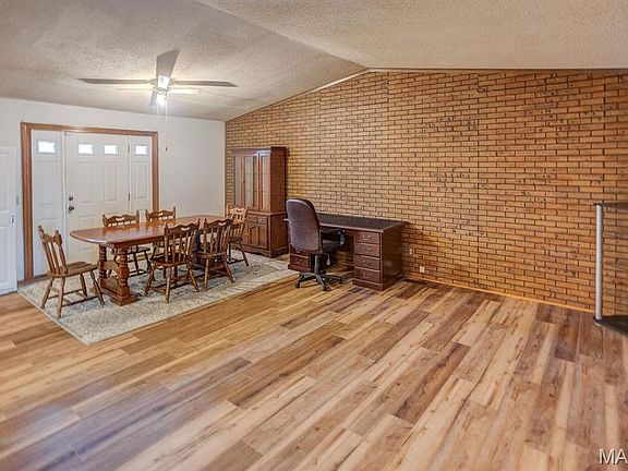 3rd image of 2007 Lynn St