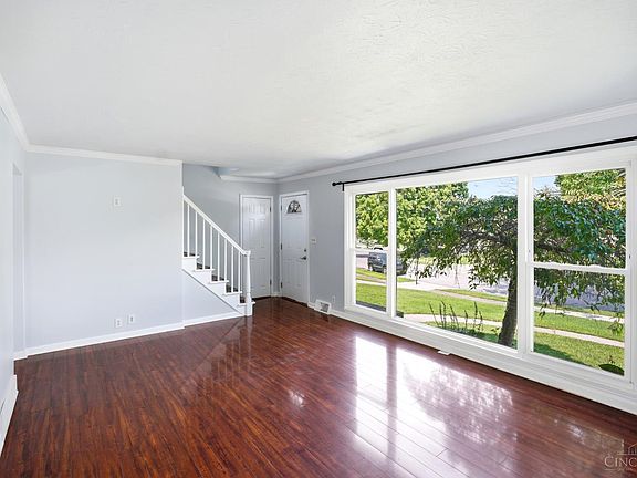 4th image of 37 Beverly Dr