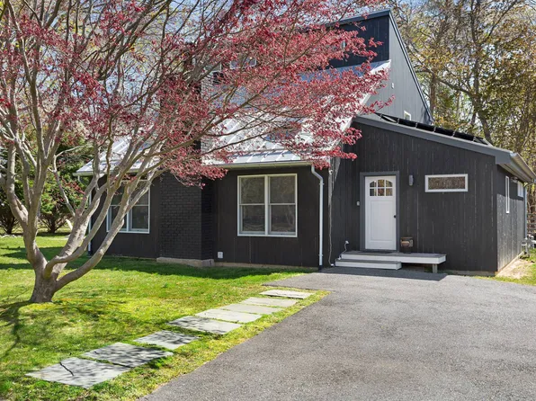 34 Maple Ln, East Hampton, NY 11937