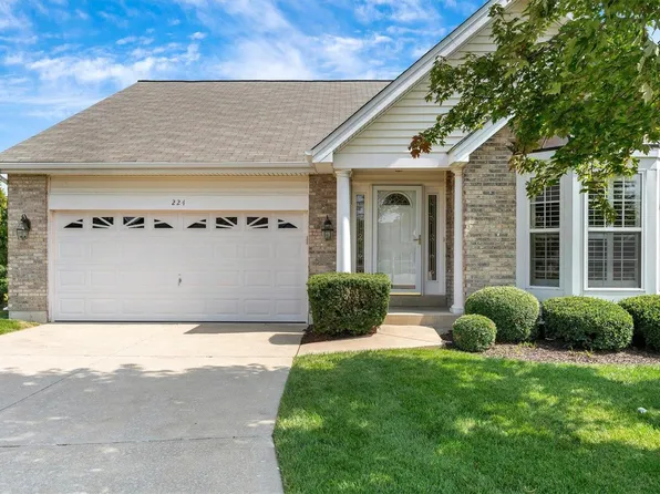 224 Kingfield Dr, Lake Saint Louis, MO 63367