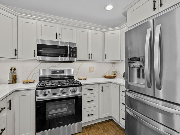 4th image of 197 Marcy Street