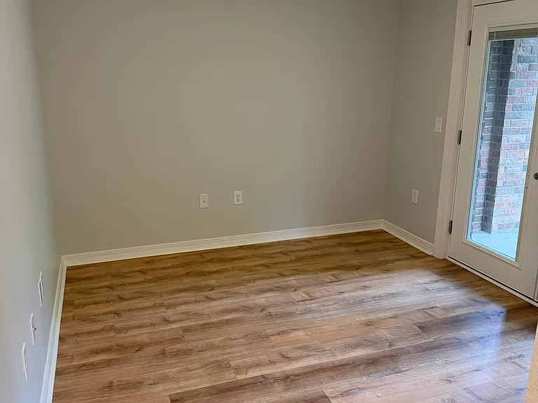 442 Maple St — Photo 6
