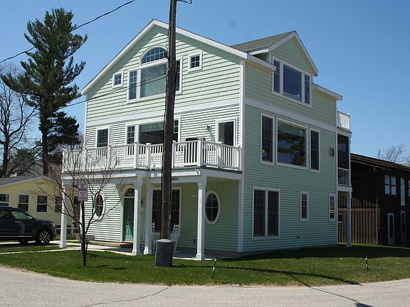2nd image of 181 N Mears St