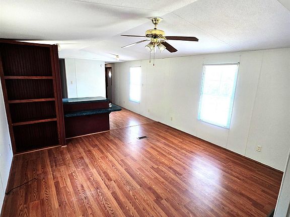 2nd image of 110 Rhodes Dr