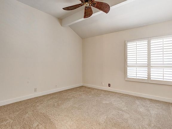 Spacious Master Bedroom. New Carpet!