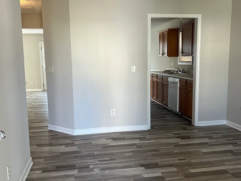 188 Alton Cir — Photo 3