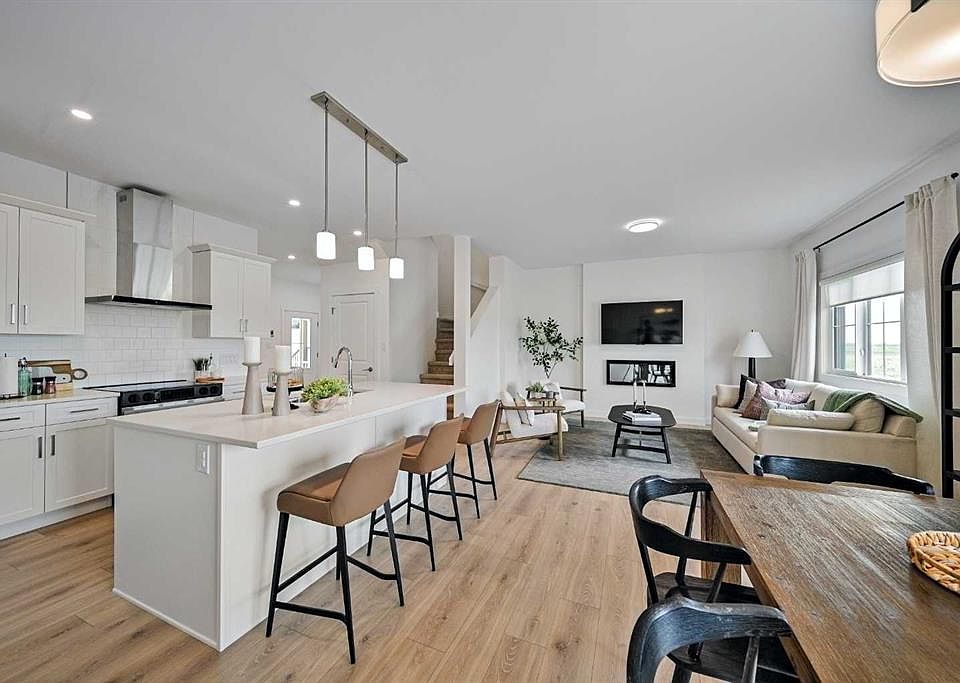 1st image of 517 N Ranch Gate