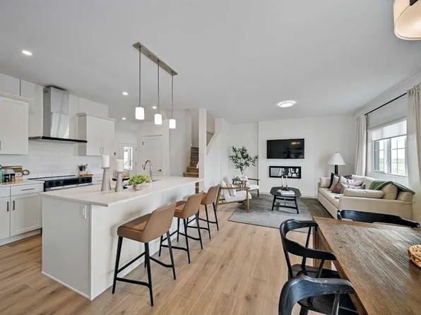 517 N Ranch Gate, Strathmore, AB T1P 0B4