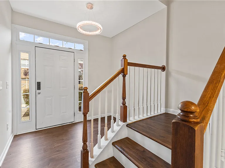 611 Carlton Commons Ln #1 — Photo 7