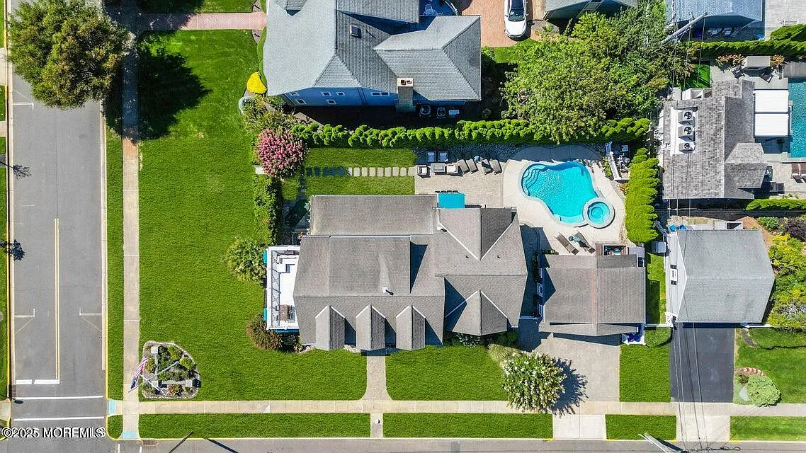 5 bed, 4.5 bath, 4083 sqft, $12,500 — Photo 4