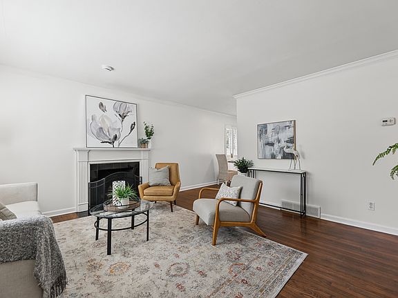 4th image of 1147 E Ridgedale Cir