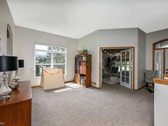 4th image of 514 Deer Path Ln