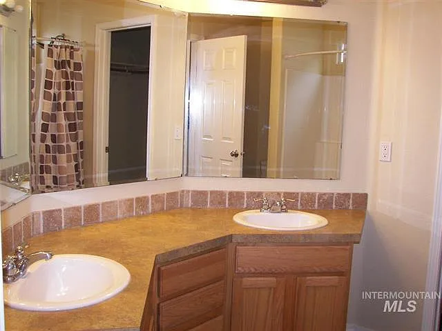 5109 Dandridge Way — Photo 3