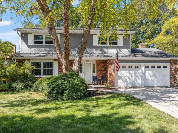 975 Creekside Cir, Naperville, IL 60563